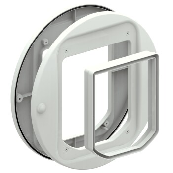 Weiße Haustiertür mit einem runden Rahmen und einer quadratischen Öffnung, die für einen einfachen Zugang für Haustiere konzipiert ist.