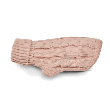 Rosa Zopfmuster-Hundepullover mit Rippenkragen und kleinem beigen Etikett mit rotem Quadrat
