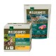 Emballage de nourriture pour chats Wilderness avec une boîte de quatre portions de 100 g "Adult" (Dinde Pure, Fiord Sombre, Forêt du Ranger) et un sac de croquettes.