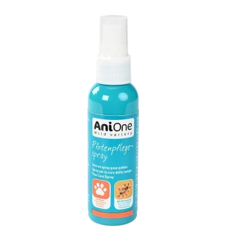 Turkusowa butelka 'AniOne Paw Care Spray' z ikoną łapy i grafiką naturalnych składników, oznaczona w wielu językach.