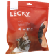 Un sac de nourriture pour animaux de compagnie rouge étiqueté "LECKY Sensi'Pick" avec des friandises au cou d'autruche, avec des images d'un chien et des icônes indiquant faible en gras et sensibilité.
