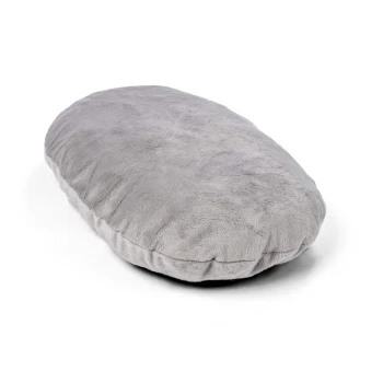 Weiches, ovales graues Haustierbett aus plüschigem Stoff, das für Komfort und Entspannung konzipiert ist.