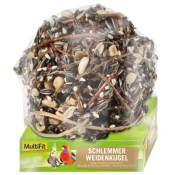 Un mangeoire à oiseaux ronde faite de brindilles et de graines, étiquetée "Schlemmer Weidenkugel" avec des images d'un perruche et d'un cacatoès.