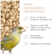 Gehackte Erdnüsse für Wildvögel mit einem Grünfink, beschriftet mit protein- und fettreich, ganzjährig, beliebt bei Finken, Meisen, Spechten, hohe Qualität, hergestellt in Deutschland.
