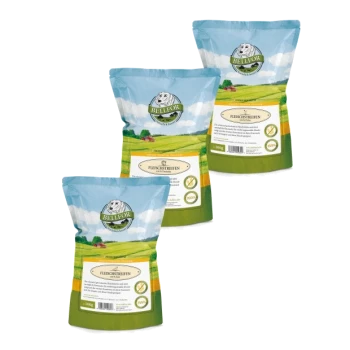 Drei Beutel BELLIOR Haustierfutter, beschriftet mit "FLEISCHTREFFEN", mit einem Design von blauem Himmel und grünem Feld, jeder enthält 100g.