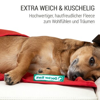 Rotes Haustierzubehör mit einer strukturierten Oberfläche, mit dem Logo 'Doctor Bark' und dem Text 'Hergestellt in Deutschland.'