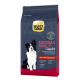 Hundefutterbeutel mit einem schwarz-weißen Hund, beschriftet mit "SELECT GOLD MEDIUM ADULT 11-25 KG," reich an Rindfleisch.