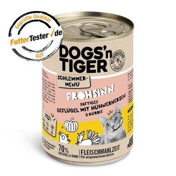 Dose mit Hundefutter DOGS'n TIGER, beschriftet mit "FROHSINN," mit Illustrationen von Katzen, Hähnchen und Kürbis. Markiert "Gut" von FutterTester.de.