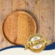 Eine hölzerne Schüssel, gefüllt mit kleinen, hellen Samen, die auf einer Holzoberfläche verstreut sind, mit einem Aufkleber, der "Beste Qualität - 10 Jahre" liest.
