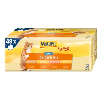 Paquet de 48 MultiFit Sauce Adult Chicken Mix pour chats avec un chat orange joueur et des étiquettes multilingues : "avec volaille", "poulet", "dinde", "foie."