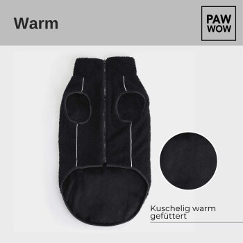 Schwarze Hundejacke mit Reißverschluss und Armausschnitten, mit einem weichen, warmen Futter. Text lautet "Warm" und "Kuschelig warm gefüttert."