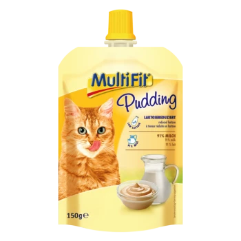 Zakje MultiFit Pudding voor katten, met een likkende oranje kat, met tekst die '91% melk' en 'verlaagd lactose' aangeeft.