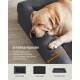 Gelber Labrador schläft auf dunklem grauem Hundebett mit 13 cm erhöhtem Rand; sichtbarer Text 'Erhöhte Ränder'.