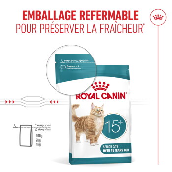Sac Royal Canin avec un chat orange ; « 15+ » chats seniors de plus de 15 ans ; fermeture refermable ; texte : « EMBALLAGE REFERMABLE ».