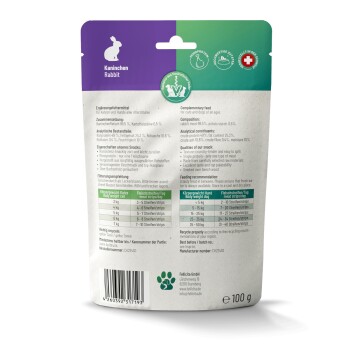 Rückseite des Snacksbeutels mit Kaninchen-Symbol und Text 'Kaninchen (Rabbit)', Fütterungstabelle, Barcode und 'e 100 g'