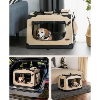 Eine beige Haustierbox mit Netzfenstern, in der ein glücklicher Beagle zu sehen ist, dargestellt in drei Umgebungen: Wohnzimmer, Kofferraum und Schlafzimmer.