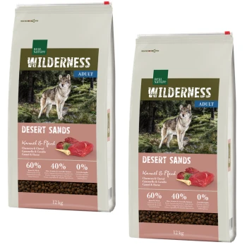 Deux sacs de 12 kg de nourriture pour animaux "Wilderness Adult Desert Sands", présentant un loup et listant 60 % de chameau et de cheval, 40 % d'huiles, 0 % de céréales.