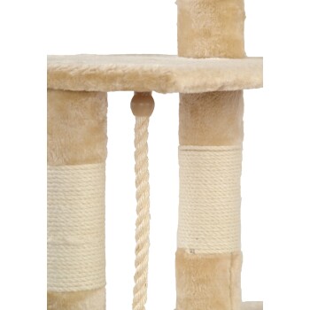 Nahaufnahme eines beigen Katzenbaums mit einer plüschigen Plattform und sisalumwickelten Pfosten, mit einem hängenden Seil zum Spielen.