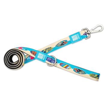 Hundeleine mit bunten Surfbrettmustern und Metallclip, beschriftet mit „Max & Molly Urban Pets“.