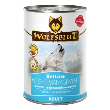 Dosenhundefutter mit der Aufschrift "Wolfsblut VetLine Weight Management", das einen heulenden Wolf und Berge zeigt, mit Text auf Deutsch über Gewichtsreduktion.