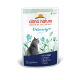 Almo Nature Urinary Help Nassfutter für erwachsene und reife Katzen, mit einer grauen Katzen-Silhouette und floralem Design, beschriftet mit "Mit Fisch."