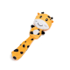 Ein Plüschspielzeug in Form einer lächelnden Giraffe, mit einem orangefarbenen Körper mit schwarzen Flecken und einem weißen Gesicht, ideal für Haustiere.
