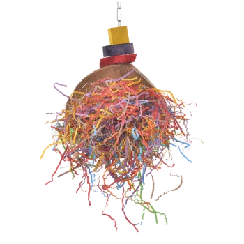 Buntes, zerknülltes Papier-Spielzeug für Haustiere, das einer Kugel ähnelt, mit einem Holzoberteil und einer hängenden Kette.