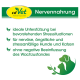 Ein Hund und eine Katze im Freien neben einem Behälter mit "Nervenahrung Nerve Food", der zur Unterstützung der Nerven gekennzeichnet ist.