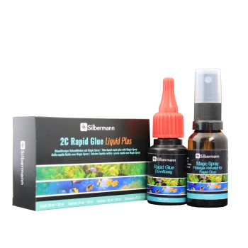 Silbermann 2C Rapid Glue Liquid Plus Kit mit einer Flasche Schnellkleber mit rotem Deckel und einem Sprühaktivator, neben der Box.