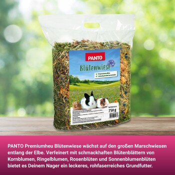 PANTO Blütenwiese Haustierfutterbeutel, 750g, mit einer Mischung aus getrockneten Blumen und Heu, mit Bildern eines Kaninchens und Meerschweinchen auf der Vorderseite.