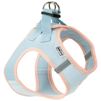 Harnais pour animaux de compagnie bleu clair avec des bordures roses, avec un anneau en D en métal pour l'attache de la laisse et un design en maille respirante.
