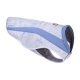 Eine hellblaue und weiße gemusterte Hundejacke mit einem Mesh-Design, mit grauem Innenfutter und einem kleinen Markenschild.