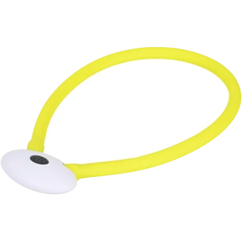 Ein leuchtend gelber Silikon-Haustierhalsband mit einer weißen runden Lichtfunktion und einem schwarzen Einschaltknopf.