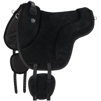 Schwarze Wildleder-Sattelunterlage mit Mesh-Details und Lederakzenten, ausgestattet mit verstellbaren Riemen und einem Logo-Emblem.