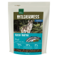 1 kg Beutel Real Nature Wilderness Hundefutter für Erwachsene, gekennzeichnet mit 'Frisches Wasser', mit 70% Fisch und 30% Früchten und Gemüse.