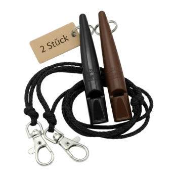 Zwei ACME-ähnliche Kunststoffpfeifen (schwarz und braun) an schwarzen Bändern mit drehbaren Metallclips und Etikett '2 Stück'.