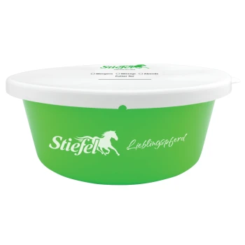 Grüner Behälter mit einem weißen Deckel, beschriftet mit 'Stiefel Lieblingspferd', mit einer Pferdegrafik und Kontrollkästchen für die Fütterung am Morgen, Mittag und Abend.