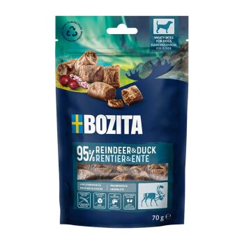 Blaue BOZITA Hundesnack-Tasche: '95% Rentier & Ente' Meaty Bites, 70 g, zeigt mundgerechte Snacks und Preiselbeeren.