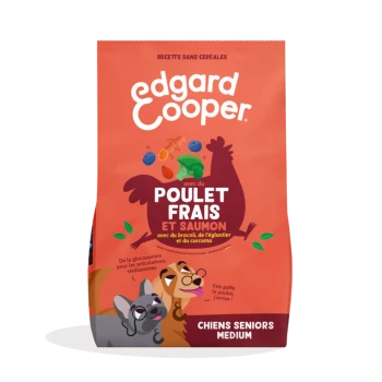 Sac orange Edgard Cooper étiqueté « Poulet Frais et Saumon » (poulet et saumon frais) et « Chiens seniors médium »