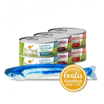 Dosenfutter für Katzen mit der Aufschrift "Ich liebe meine Katze" mit Lachs-, Truthahn- und Hühnergeschmack, plus einem Plüschfischspielzeug mit der Aufschrift "Gratis."