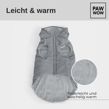 Hellgrauer Haustiermantel mit Kapuze, mit Armlöchern und weicher Fütterung, beschriftet mit "Leicht & warm" und "Federleicht und kuschelig warm."