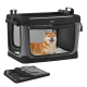 Ein glücklicher Shiba Inu Hund, der in einer tragbaren Haustierbox mit Netzpaneelen entspannt, mit einer weichen weißen Bettwäsche und einem zusammenklappbaren Design.
