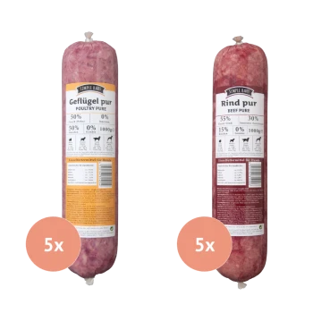 Zwei Rollen Haustierfutter mit der Aufschrift "Geflügel pur" und "Rind pur," jeweils mit Nährwertangaben und Zutaten.