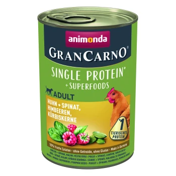 Dosen-Hundefutter, beschriftet mit "GranCarno Single Protein + Superfoods", mit Huhn, Spinat, Himbeeren und Kürbiskernen.