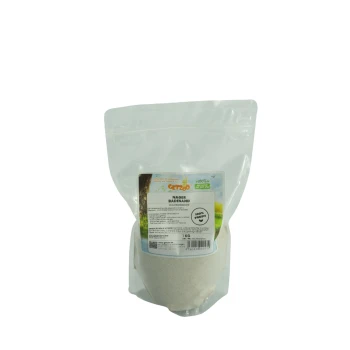 Badesand 1 kg Eine 1 kg Tüte "Nager Badesand" (Chinchilla-Badesand) von Getzoo, mit einem naturthemenbezogenen Etikett und dem Text "100% FRISCH".