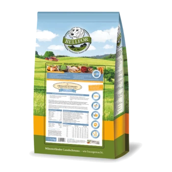 Eine 7,5 kg Tüte BELLFOR Hundefutter mit einer malerischen ländlichen Kulisse, mit Text, der "Premiumqualität" und "Erfrischend-Schmaus" hervorhebt.