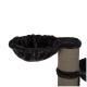 Schwarzes Plüsch-Katzenbett, das an einem Kratzbaum befestigt ist, mit einem weichen, runden Design und einem gewellten Rand für zusätzlichen Komfort.
