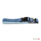 Hellblaues, gepolstertes Hundehalsband mit schwarzer Kunststoffschnalle, Metall-D-Ring und 'WOLTERS'-Logo.