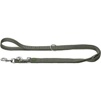 Grau-oliv geflochtene Hundeleine mit Schlaufengriff, Metallclip und D-Ring, gelbe Ziernähte und kleines Etikett "HUNTER".