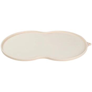 Eine beige Haustierfütterungsmatte mit einem erhöhten Rand, mit dem Markennamen "AniOne" auf einer Seite geprägt.